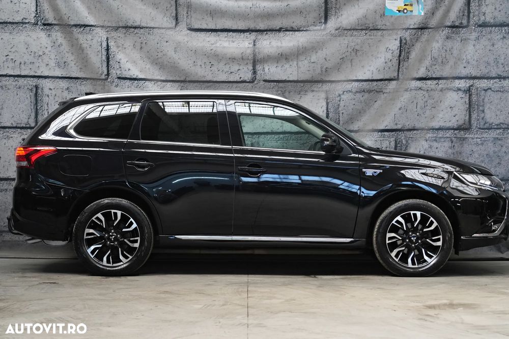 Mitsubishi Outlander 2.0 4WD Plus - 4