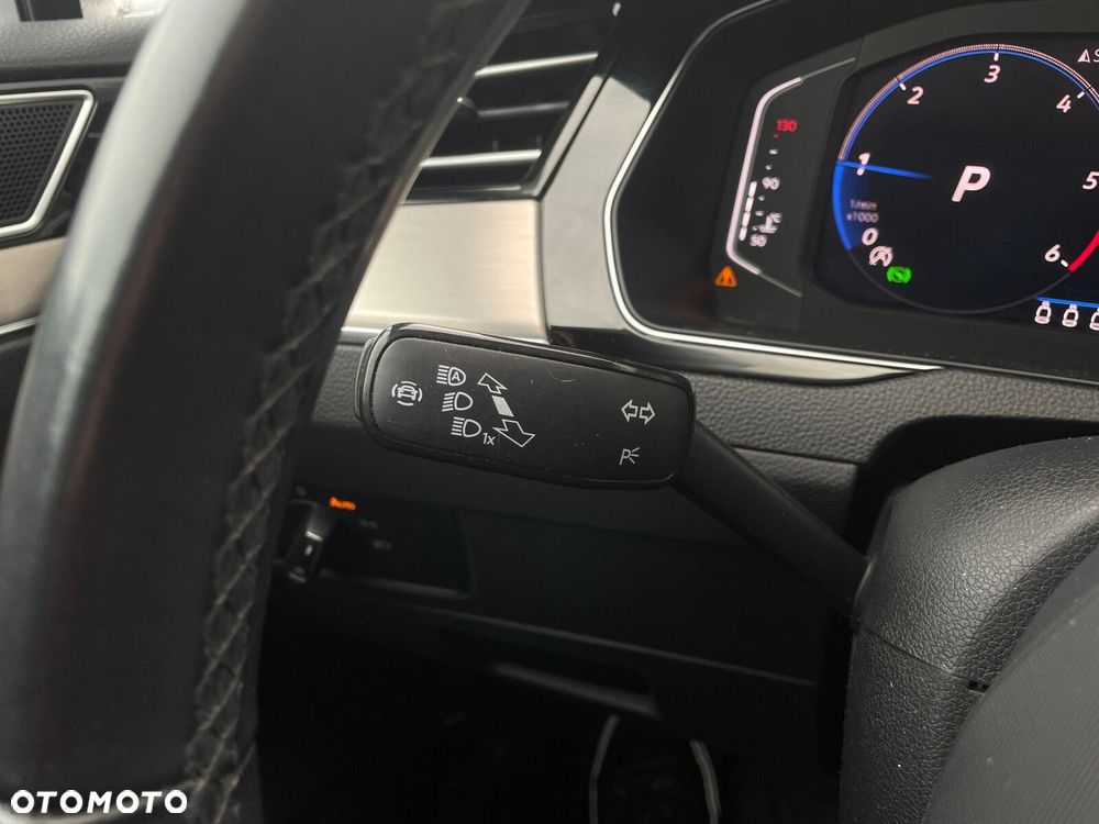 Volkswagen Passat Variant 2.0 TDI EVO Elegance DSG - 24
