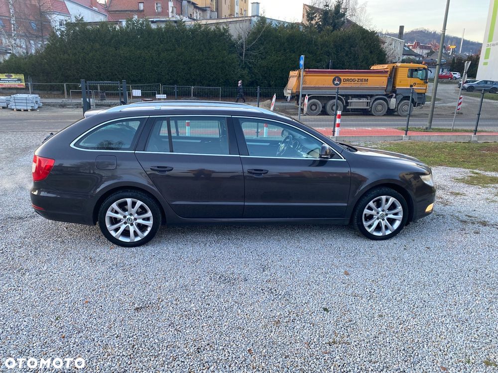 Skoda Superb 2.0 TDI Exclusive - 3