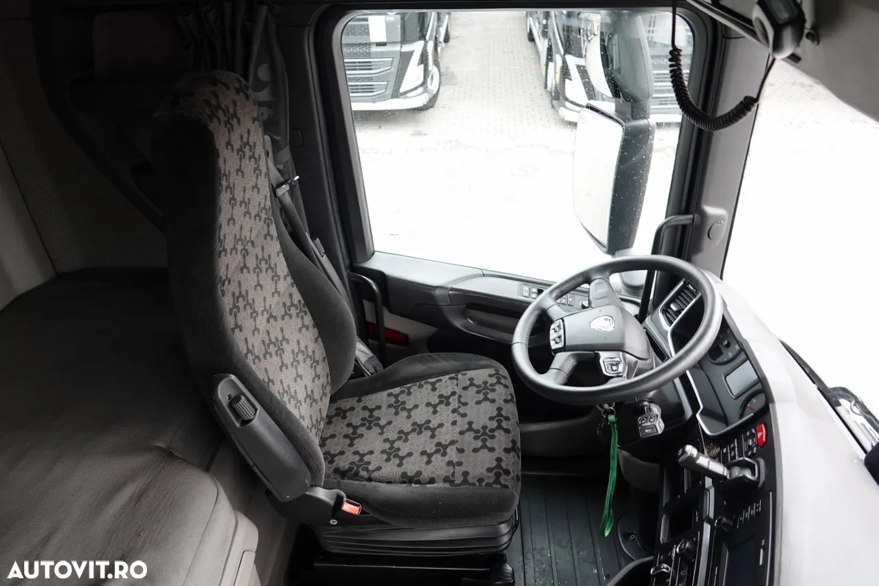 Scania R 410 / 6x2 / PERDEA - 7,8 m / SOLO / ACOPERȘ RIALAT / CONTRACTUL DE SERVICE - 28