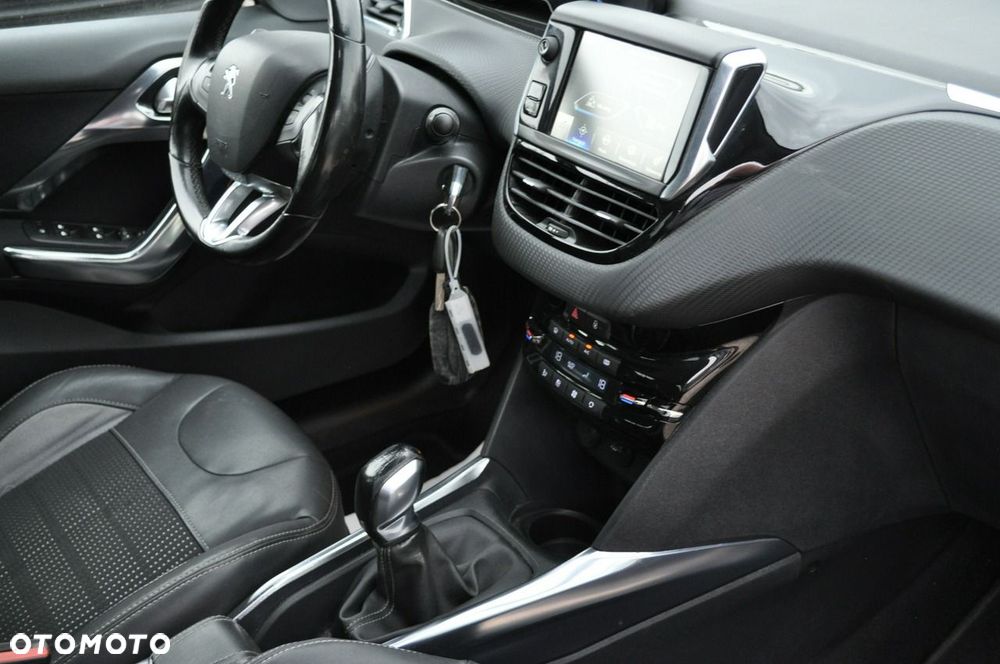 Peugeot 2008 120 VTI Allure - 28