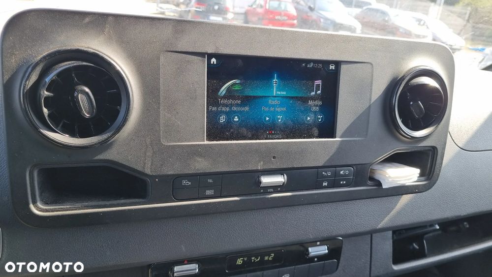 Mercedes-Benz Sprinter - 28