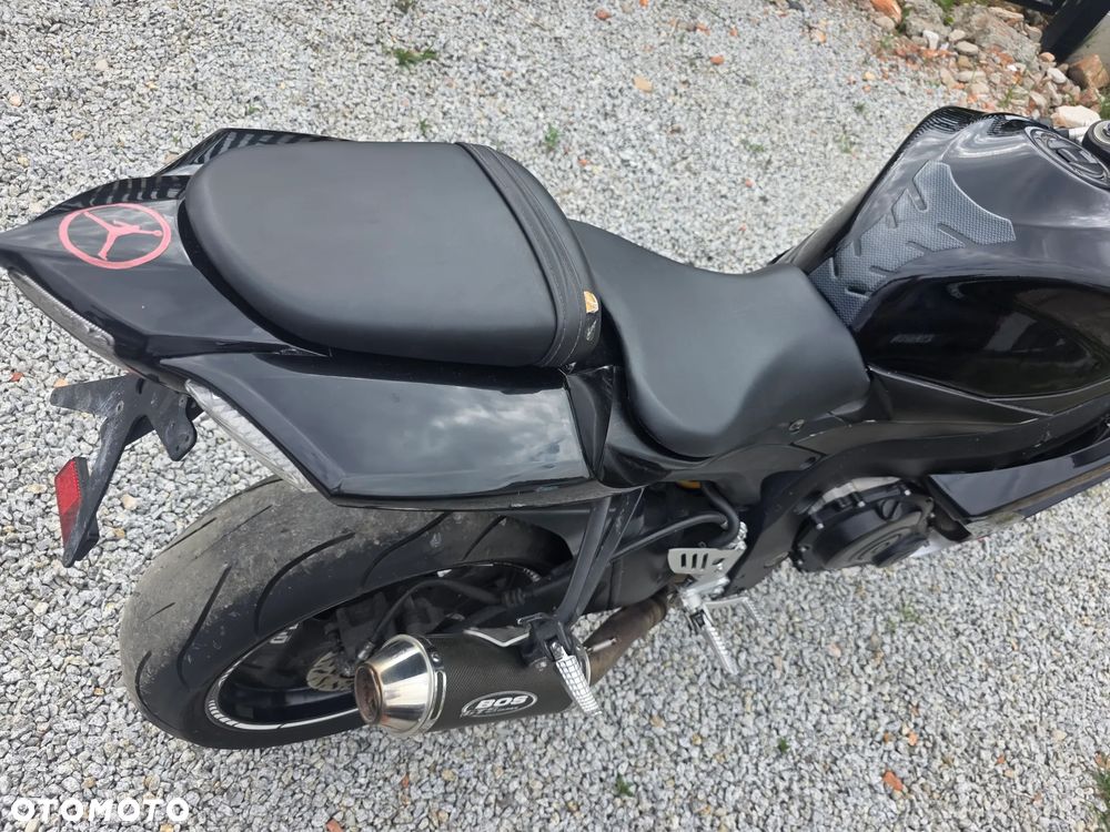 Suzuki GSX-R - 6