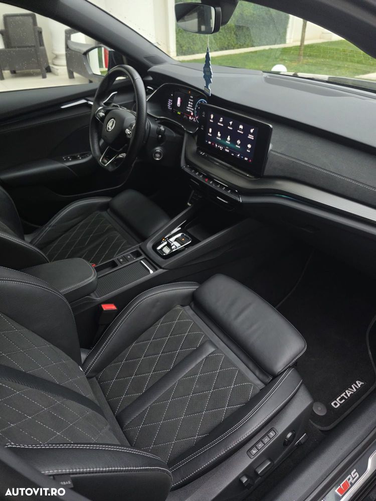 Skoda Octavia 2.0 TDI DSG RS Plus - 29