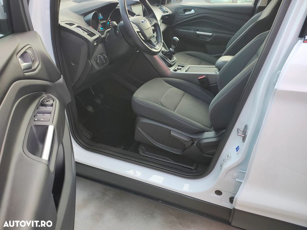 Ford Kuga 1.5 TDCi 2x4 Titanium - 11