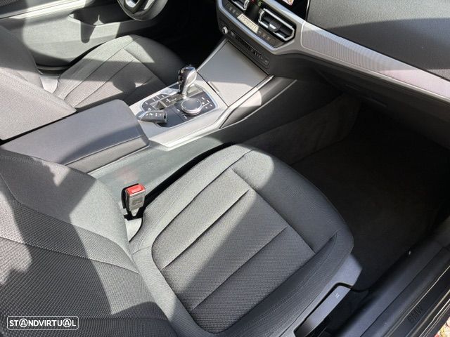 BMW 318 d Ultimate Auto - 16