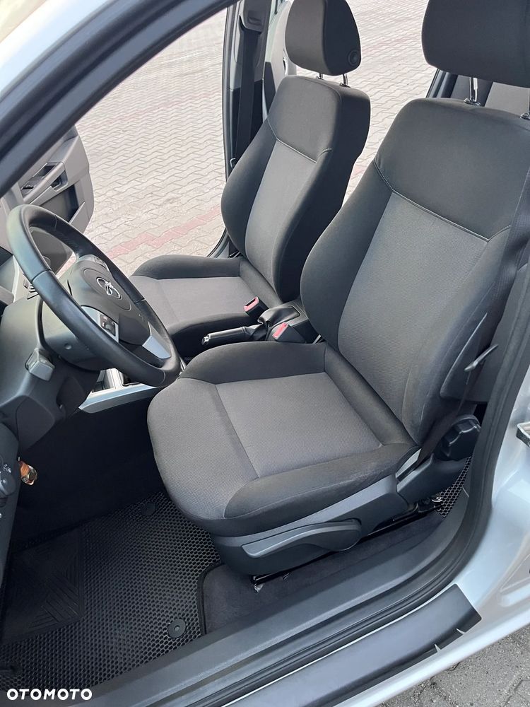 Opel Astra - 25