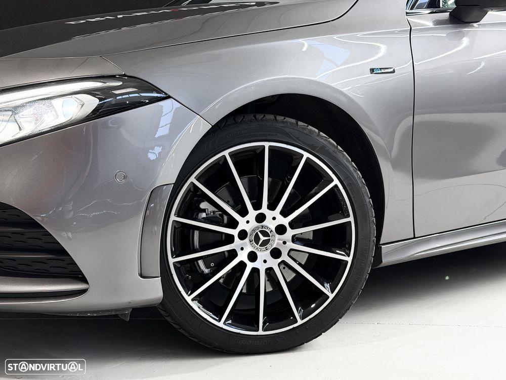 Mercedes-Benz A 250 Limousine e 8G-DCT AMG Line - 15