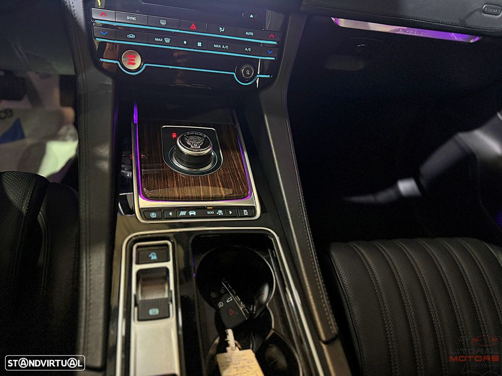 Jaguar F-Pace 25d AWD Aut. Portfolio - 30