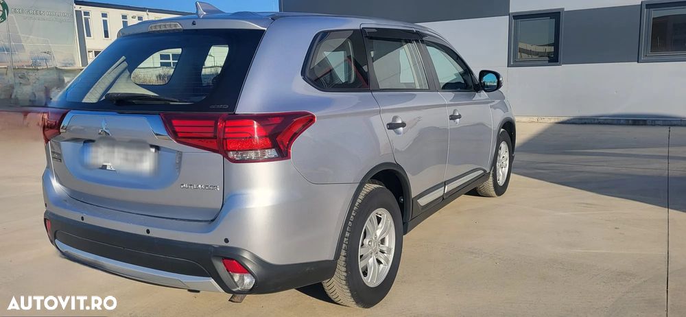 Mitsubishi Outlander 2.2 Litre DI-D AWD Instyle - 4