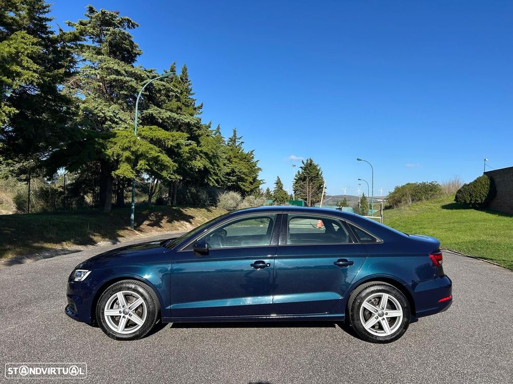 Audi A3 Limousine 30 TDI Design - 4