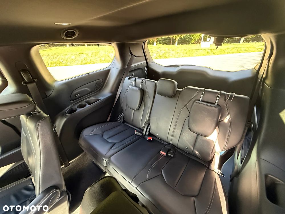 Chrysler Pacifica - 13