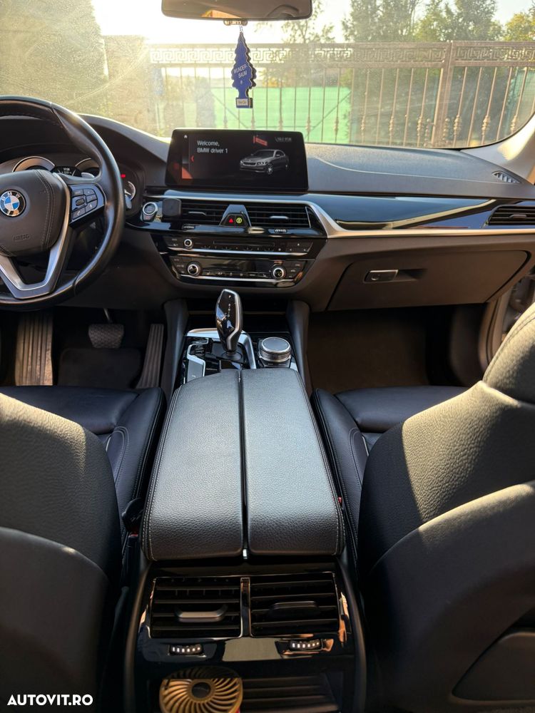 BMW Seria 5 520d Aut. Sport Line - 10