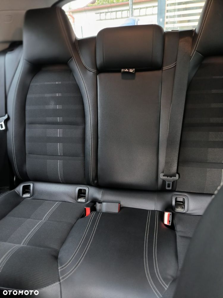 Mercedes-Benz GLA 200 7G-DCT AMG Line - 12