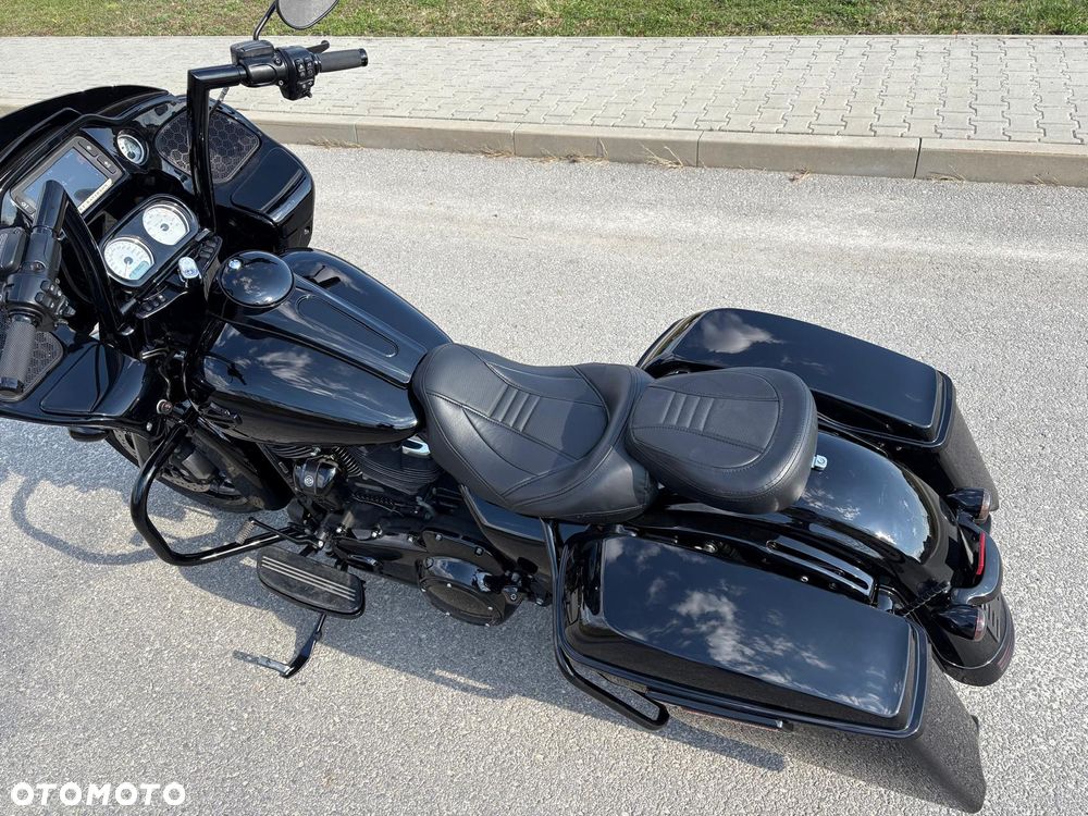 Harley-Davidson Touring Road Glide - 10