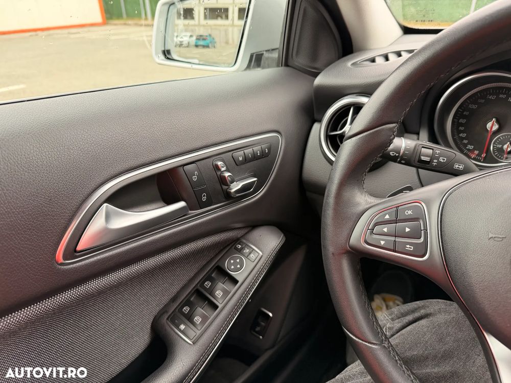 Mercedes-Benz GLA 220 4MATIC - 11