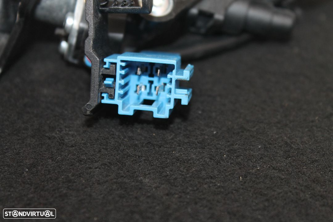 Regulador Electrico do Cinto Mercedes W205 Coupe - 4