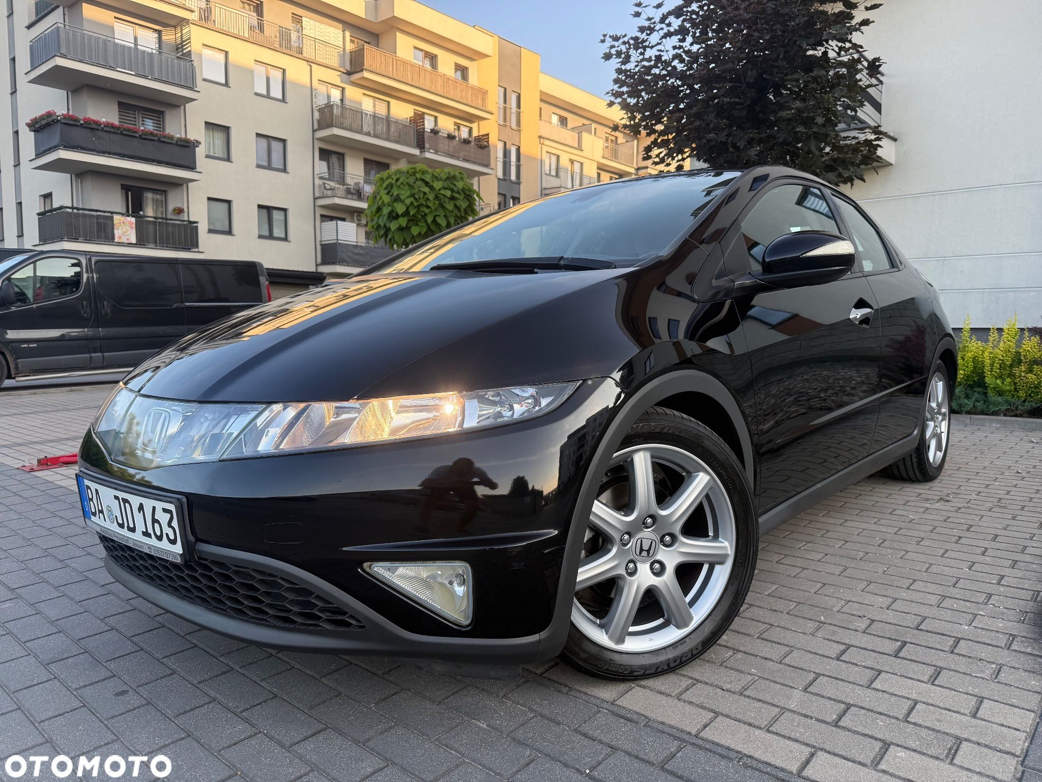 Honda Civic 1.8i-VTEC Comfort - 1