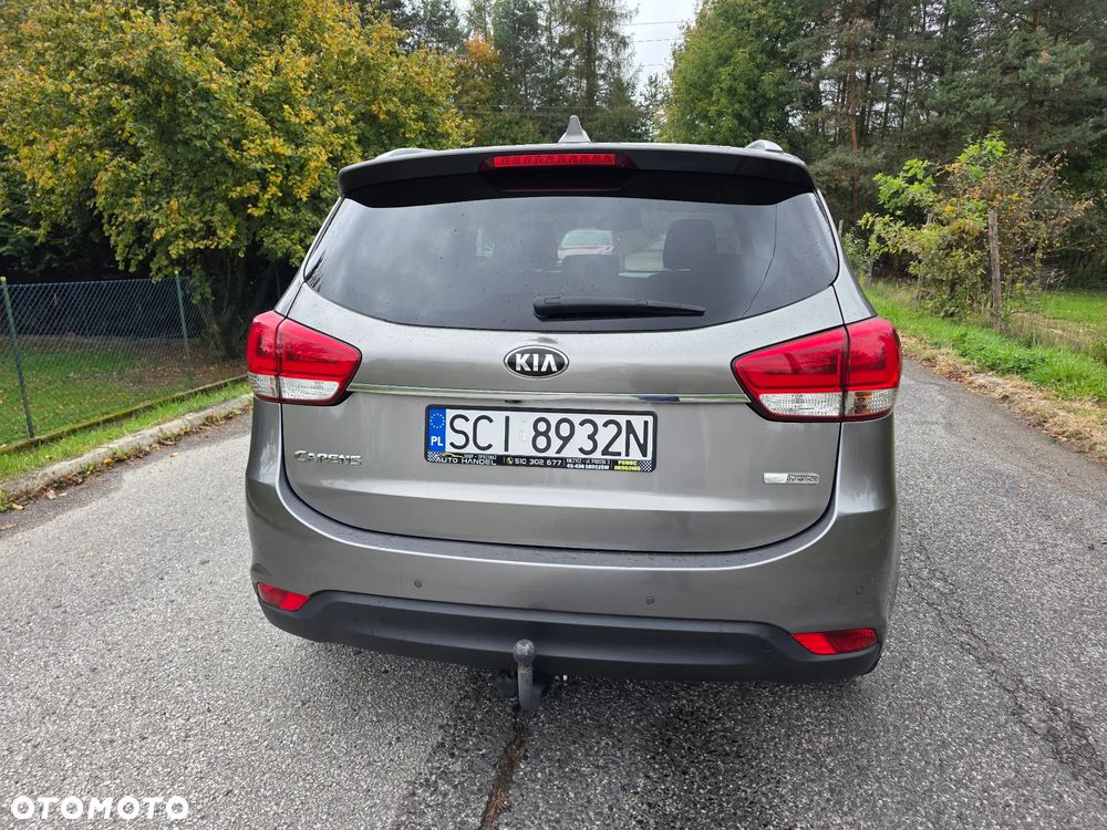 Kia Carens - 8