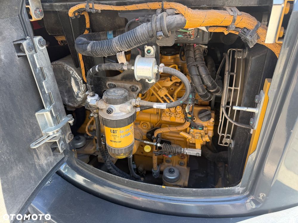 Caterpillar 302.7 - 9