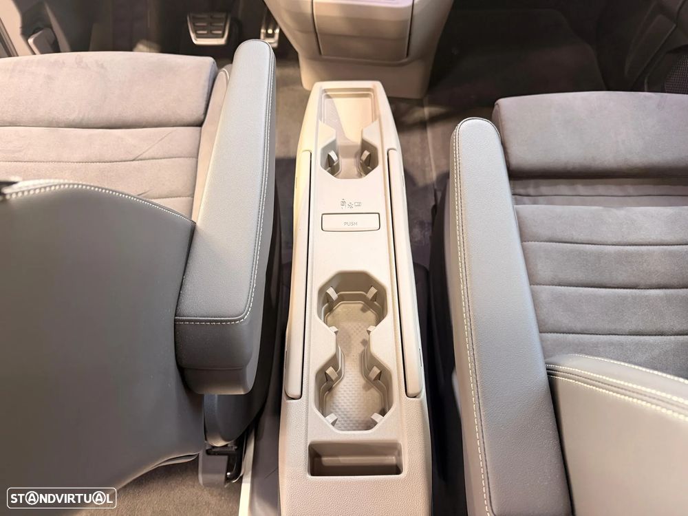 VW Multivan 2.0 TDI Style DSG - 24