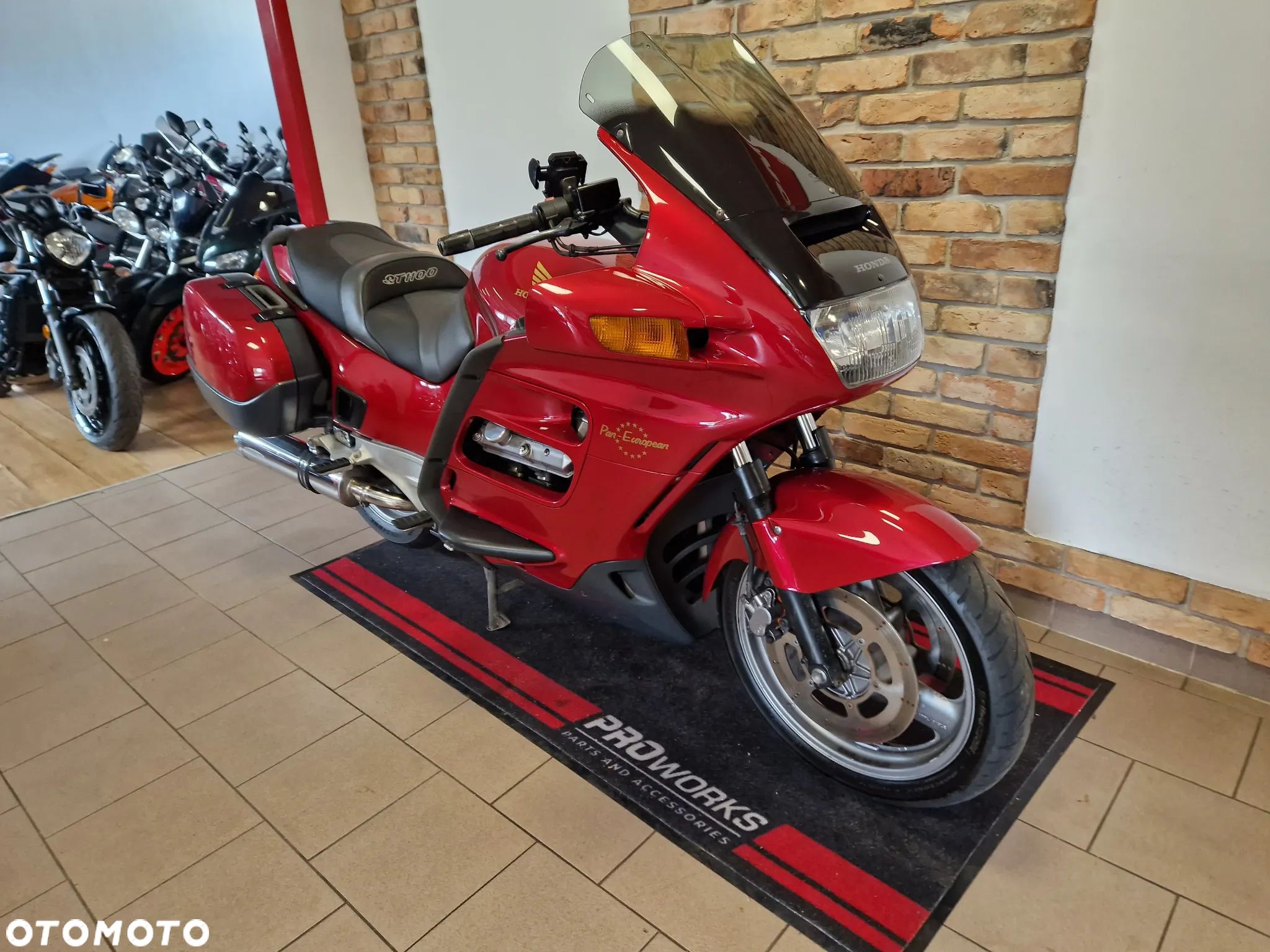 Honda ST - 1