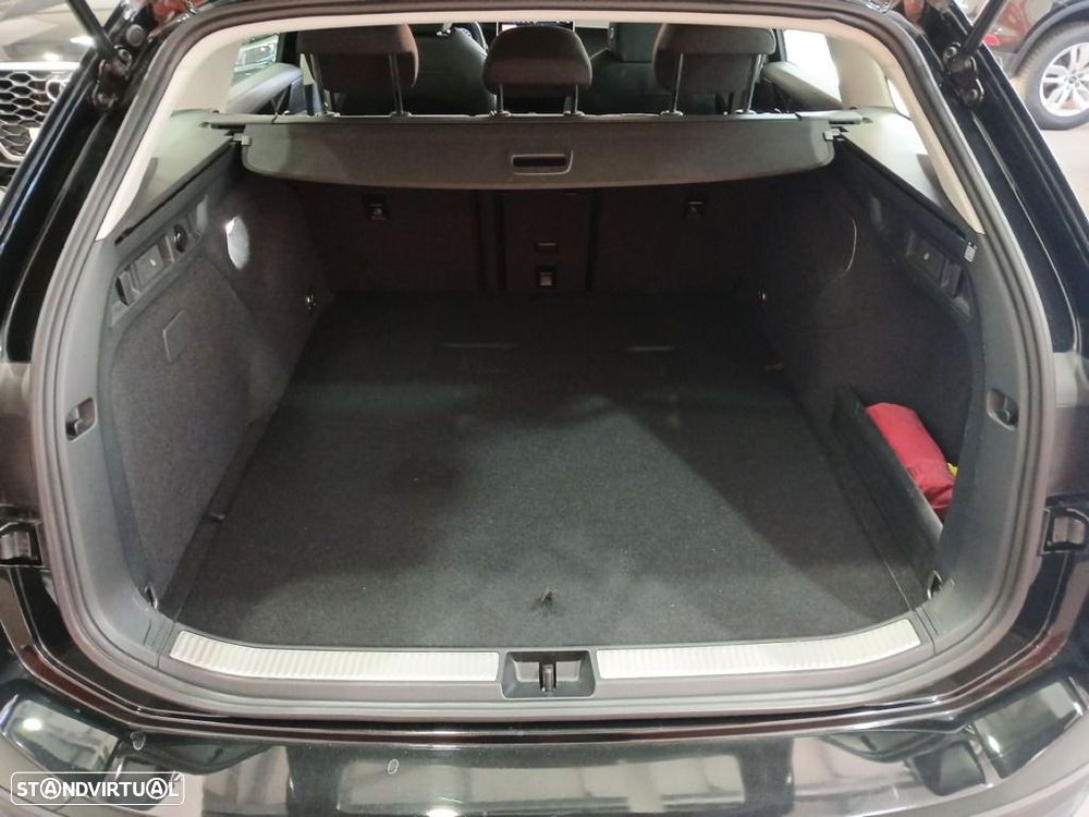 VW Passat Variant 1.5 TSI eHybrid DSG - 24