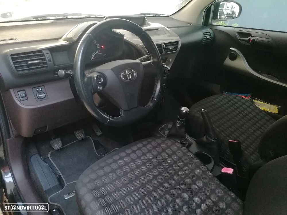 Toyota iQ 1.0 VVT-i Essential+AC - 14
