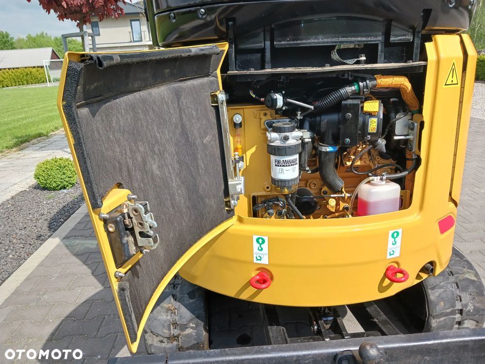 Caterpillar 301.8 - 9