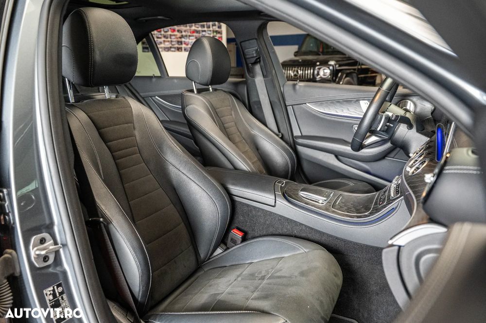 Mercedes-Benz E 300 de 4Matic 9G-TRONIC AMG Line - 31