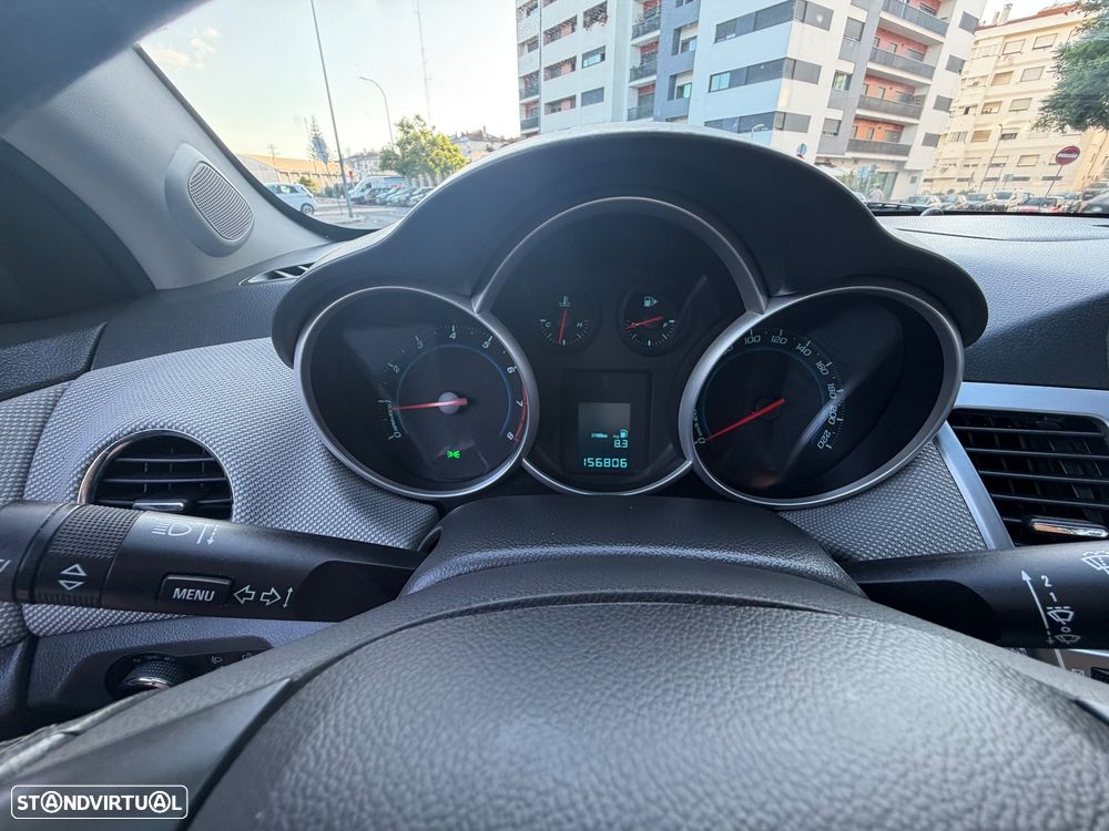 Chevrolet Cruze 1.6 LS - 24