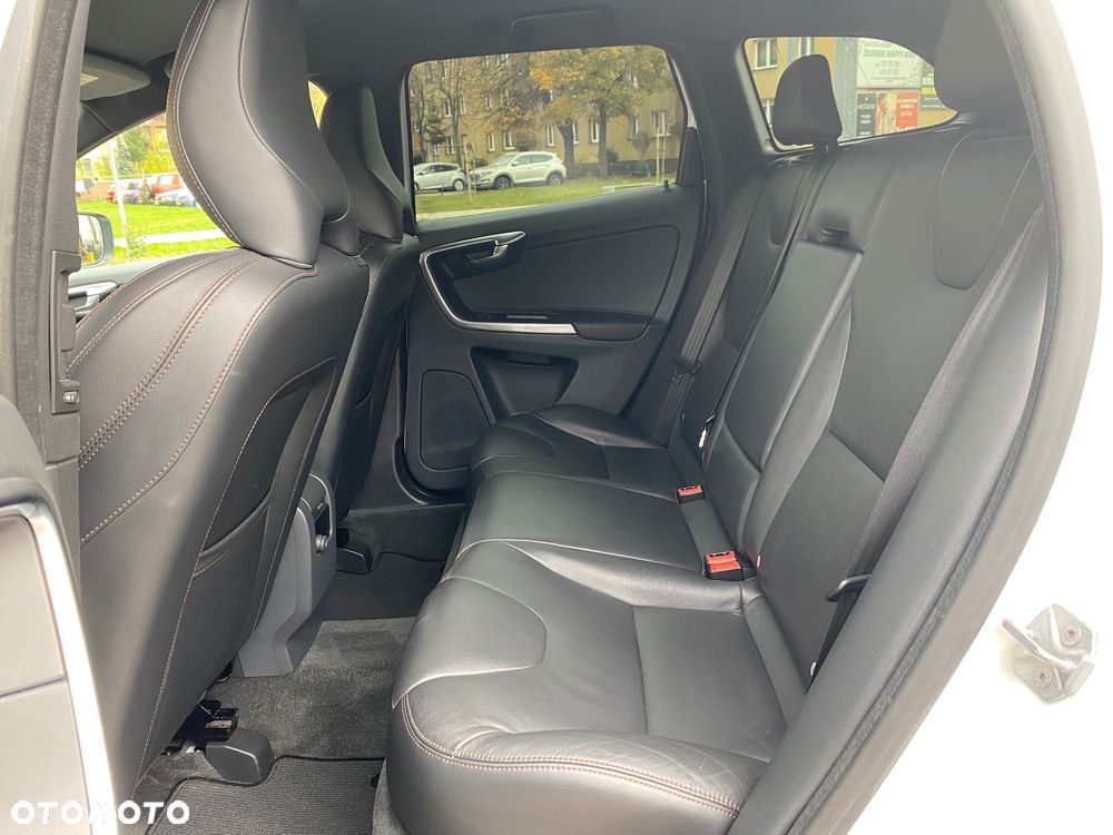 Volvo XC 60 D4 Drive-E Ocean Race - 10