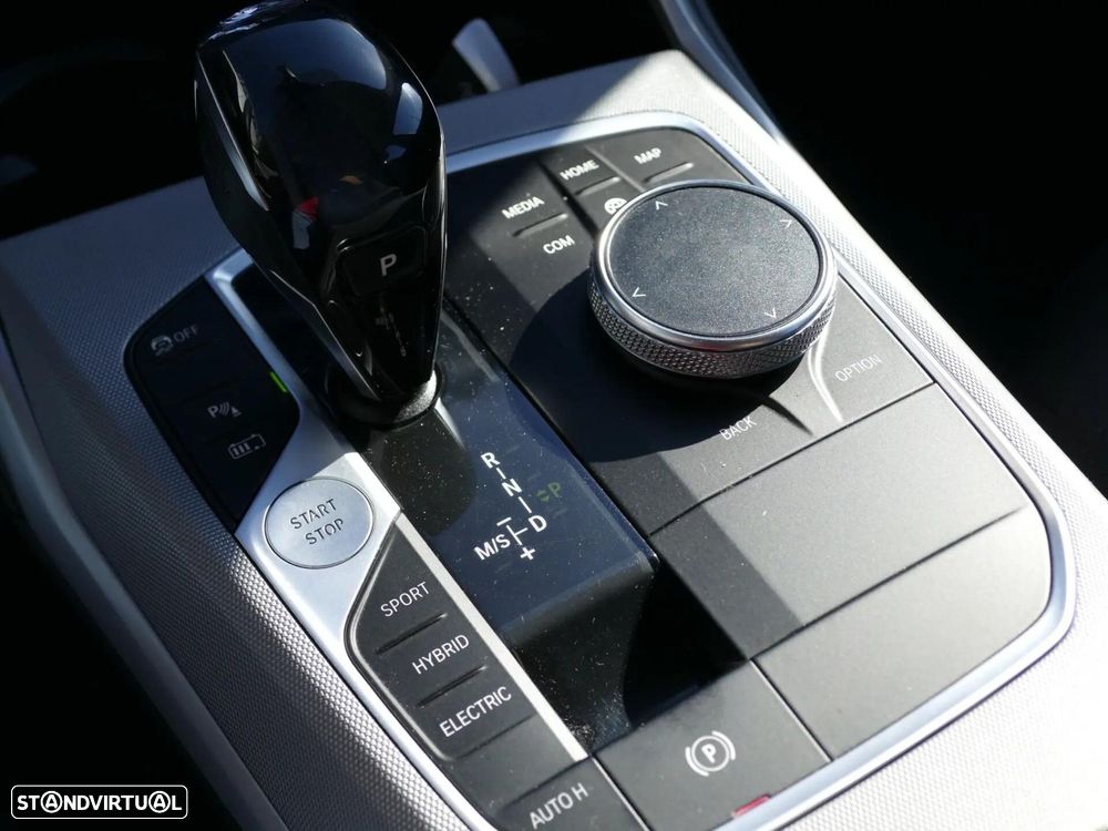 BMW 330 e iPerformance Advantage - 23