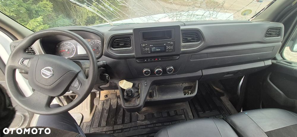 Nissan INTERSTAR - 29
