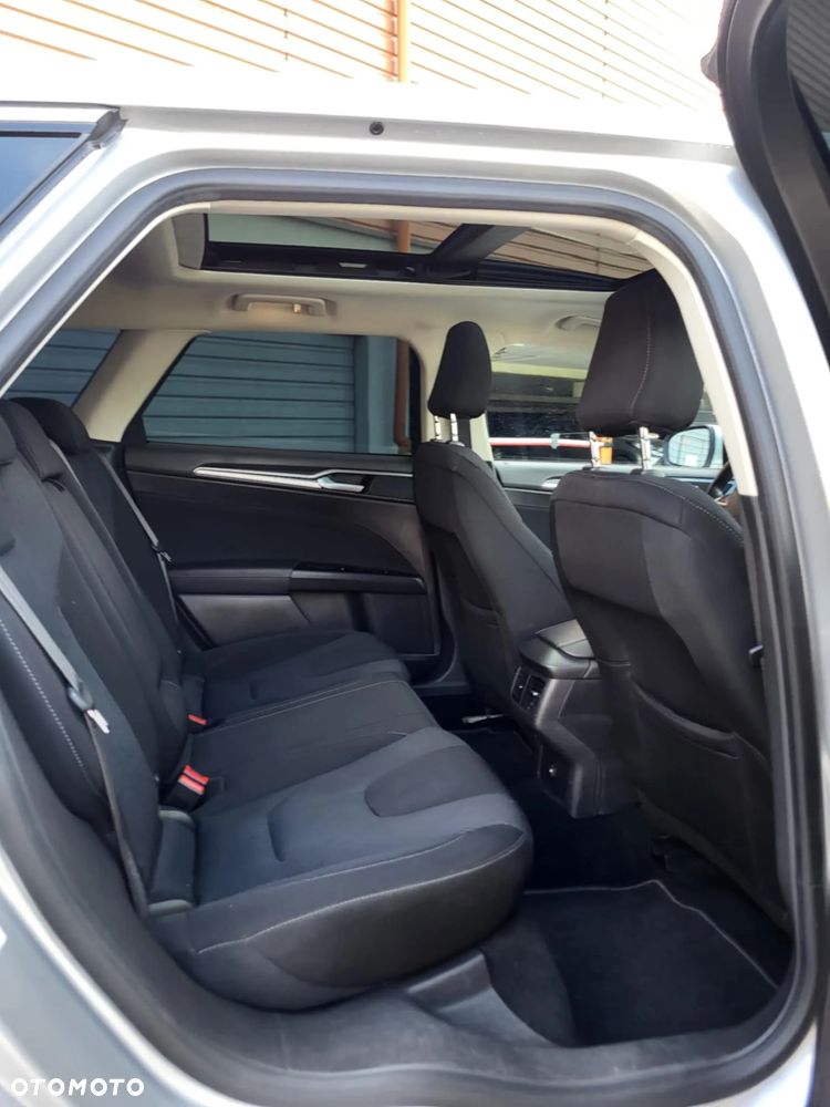 Ford Mondeo 2.0 TDCi Titanium PowerShift - 11