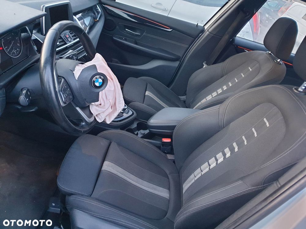BMW Seria 2 216d - 17