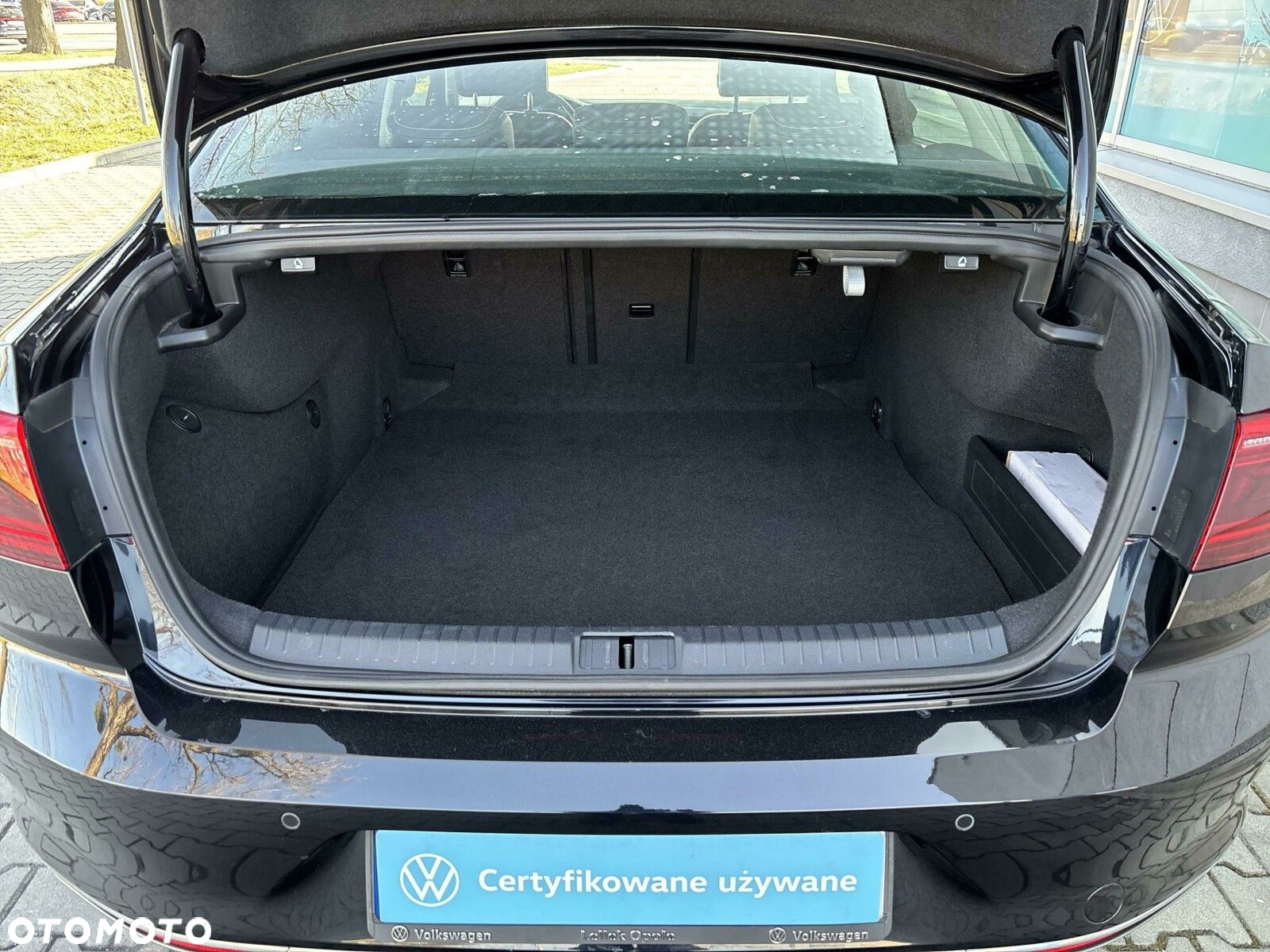 Volkswagen Passat - 31
