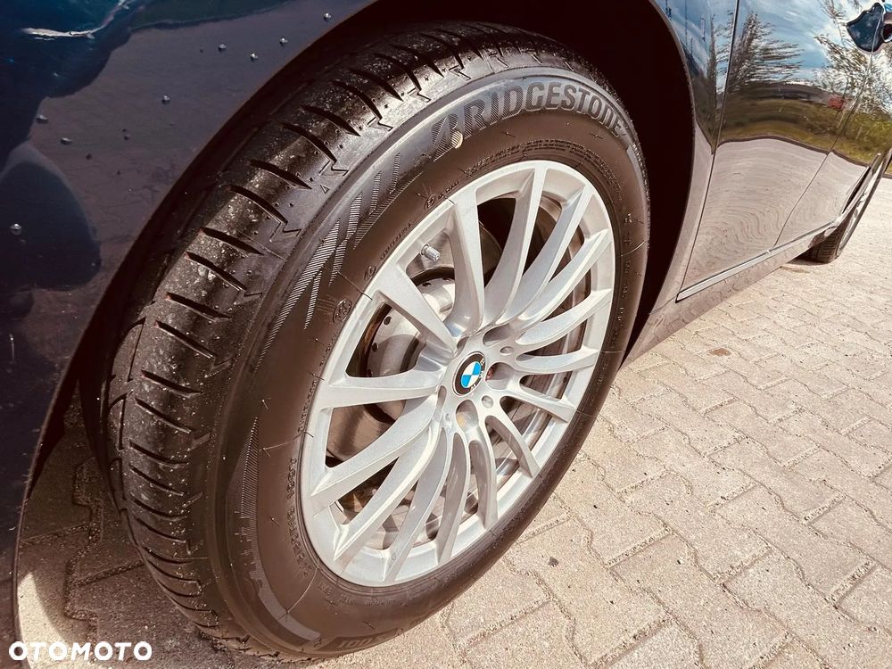 BMW Seria 7 730d xDrive mHEV - 26