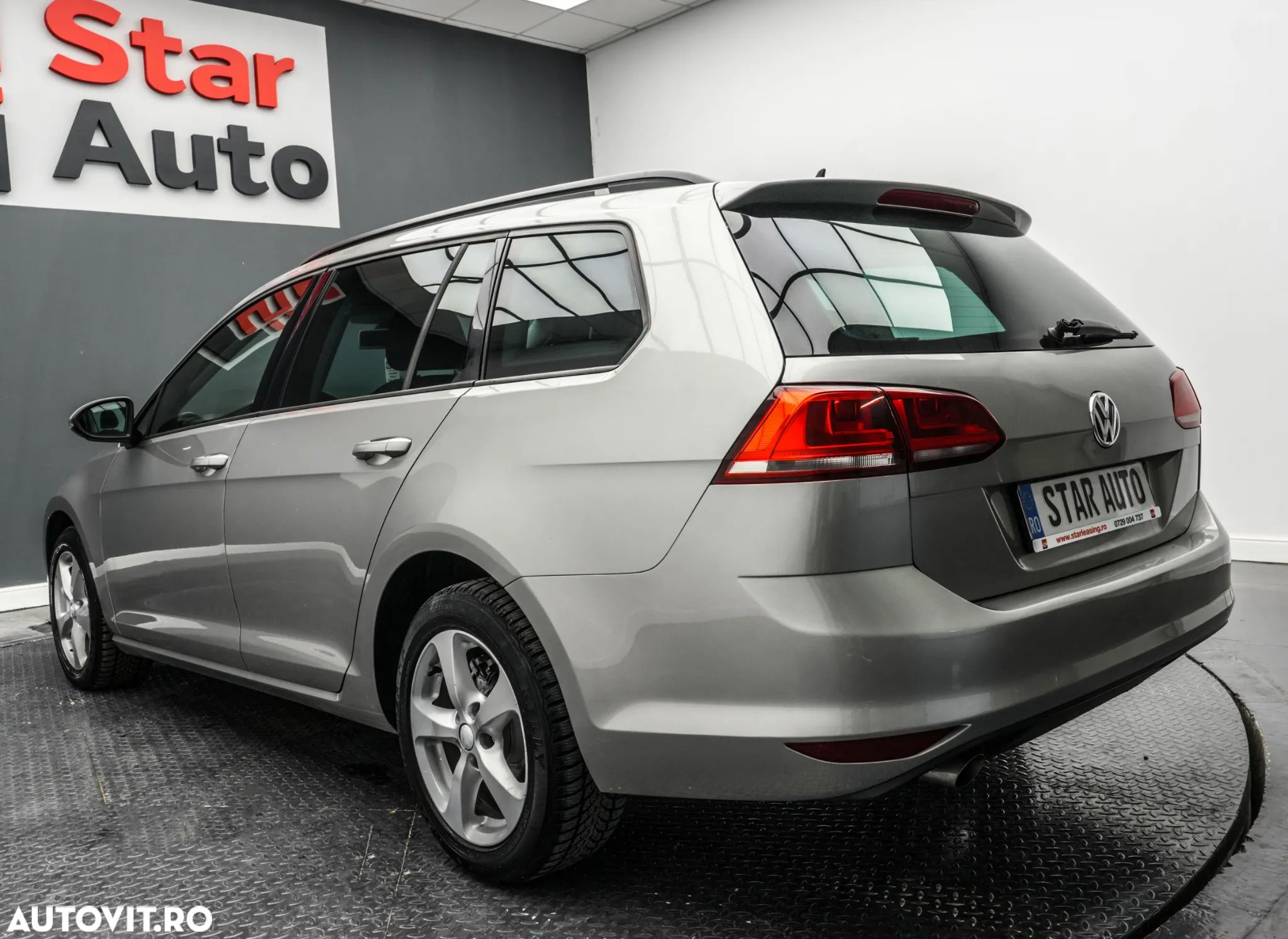 Volkswagen Golf 1.6 TDI DPF DSG Trendline - 4