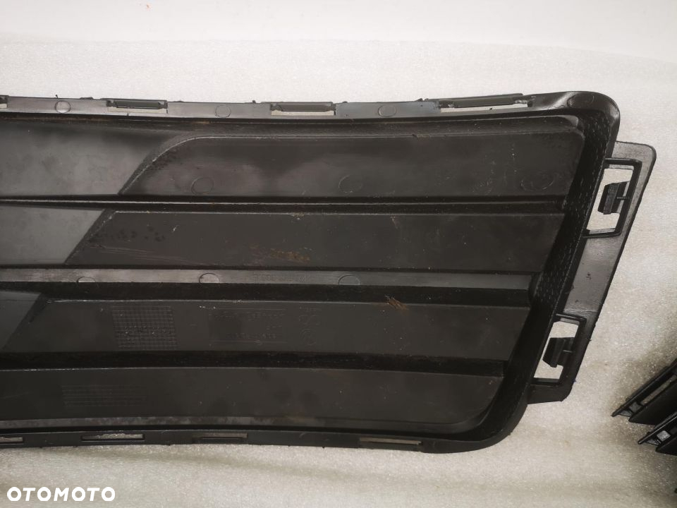 VW CADDY 2K5 14- LEWA / PRAWA BOCZNA KRATKA ZDERZAKA PRZEDNIEGO PRZÓD 2K5853665 E 2K5853665E /  2K5853666 E  2K5853666E NR AUKCJI 4S/103 - 7