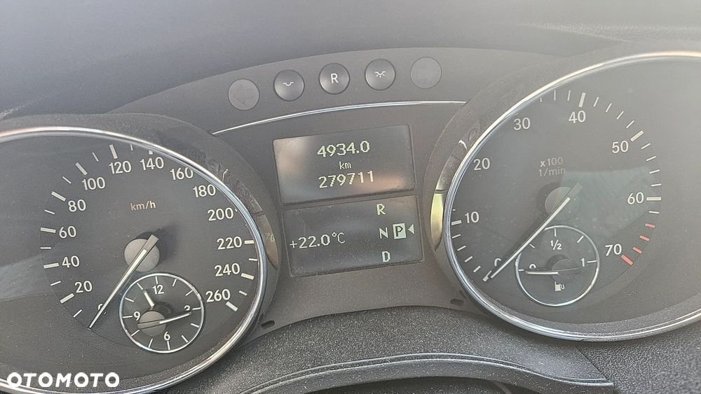 Mercedes-Benz Klasa R 500 L 4-Matic - 36