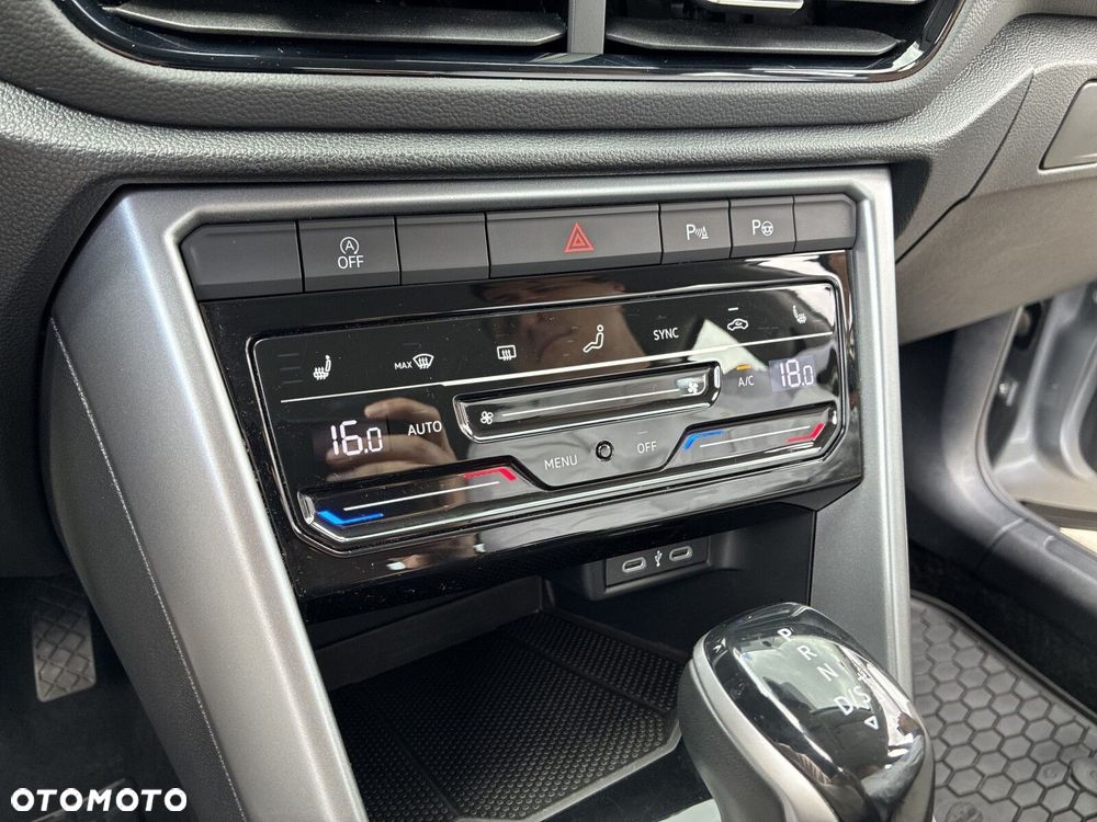 Volkswagen T-Roc - 17