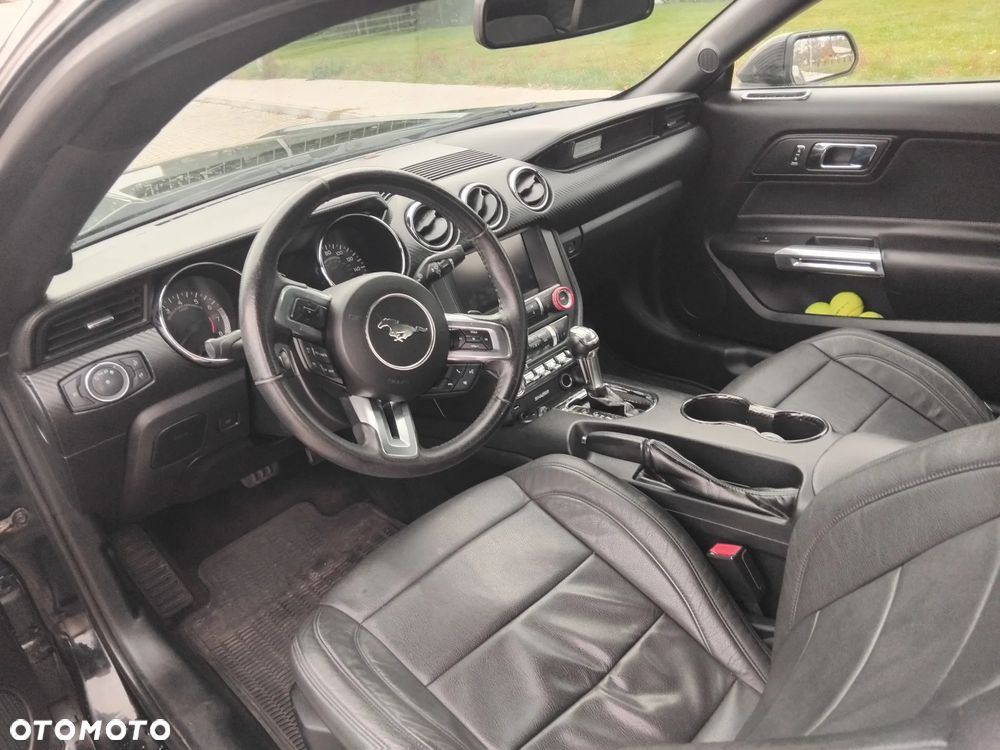 Ford Mustang - 31