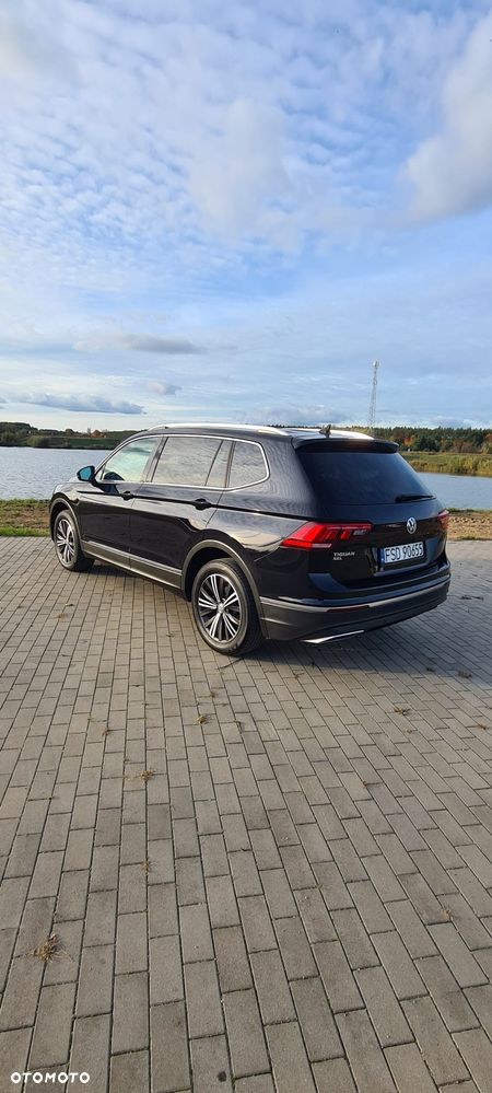 Volkswagen Tiguan - 1