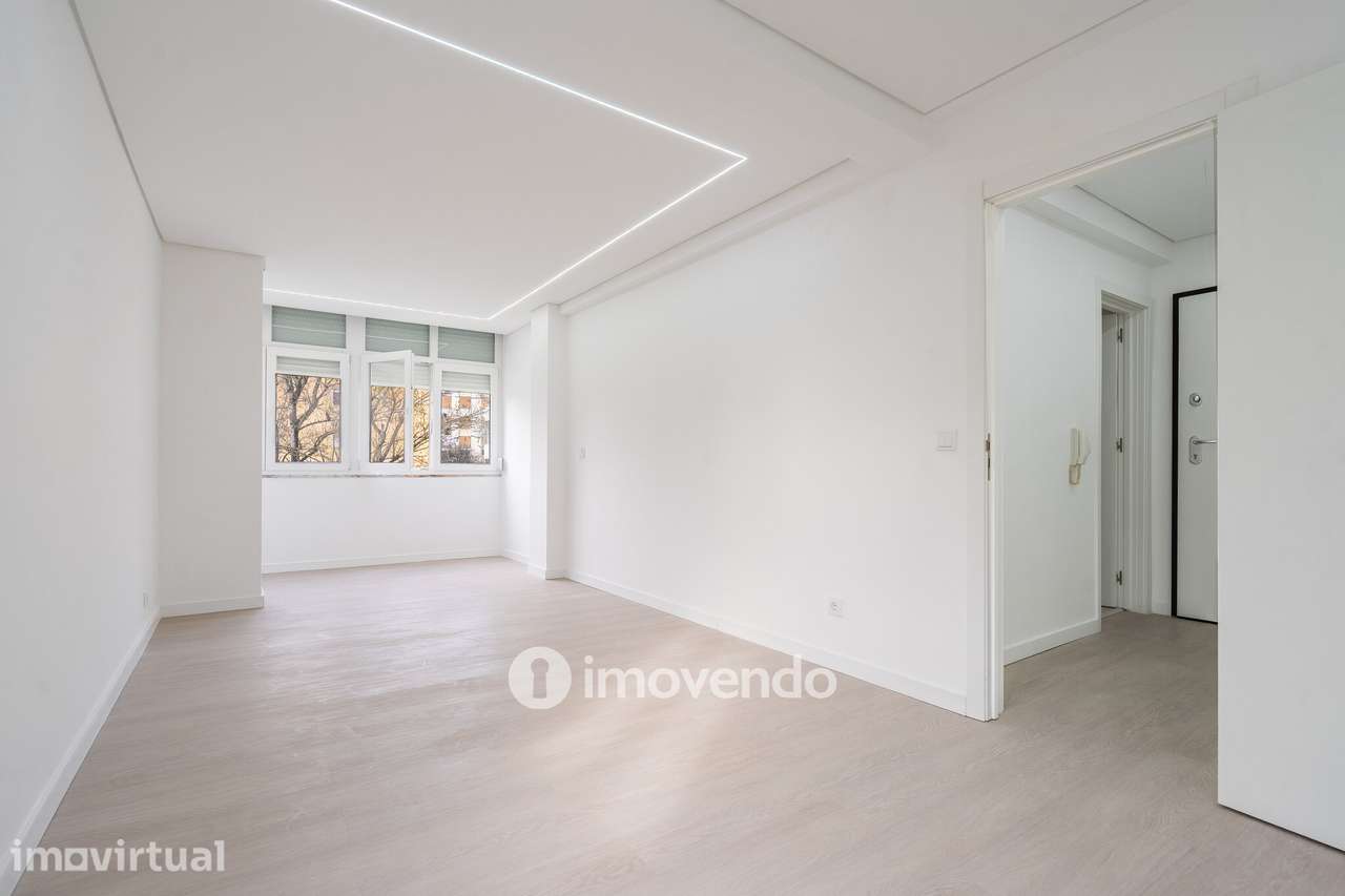 Apartamento T3 remodelado, com cozinha equipada, na Serra das Minas - Grande imagem: 2/43