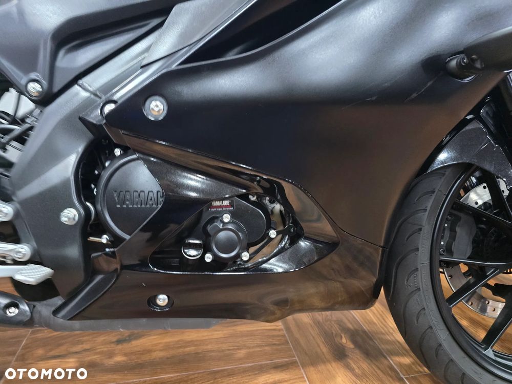 Yamaha YZF - 18