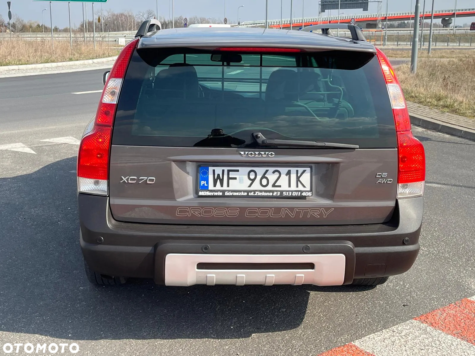 Volvo XC 70 D5 AWD Momentum - 8