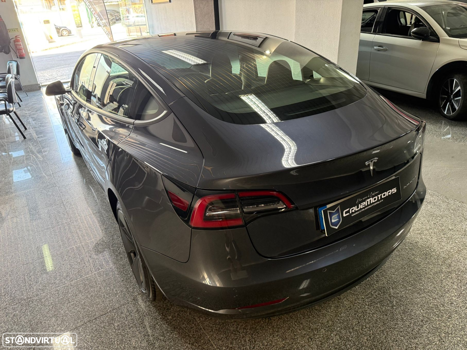 Tesla Model 3 Long-Range Dual Motor AWD - 4