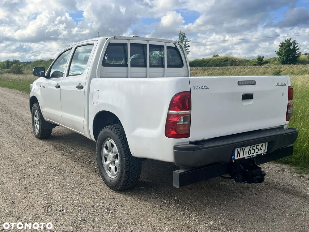 Toyota Hilux 2.5 D-4D DLX - 6