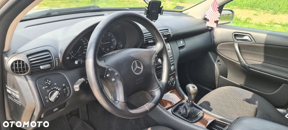 Mercedes-Benz Klasa C 200 T CDI Classic - 22